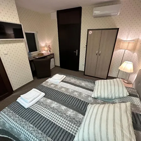 аврора Отель 2*