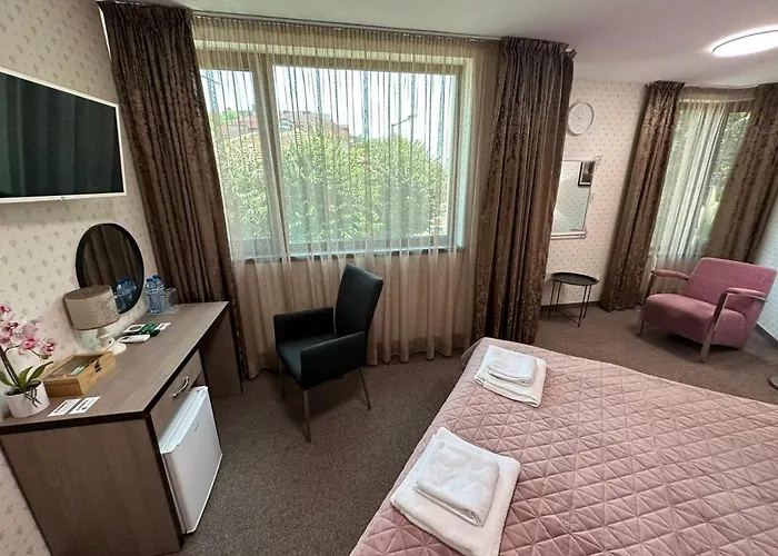 аврора Hotell Chaskovo