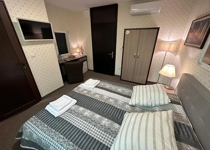 аврора Hotell 2*